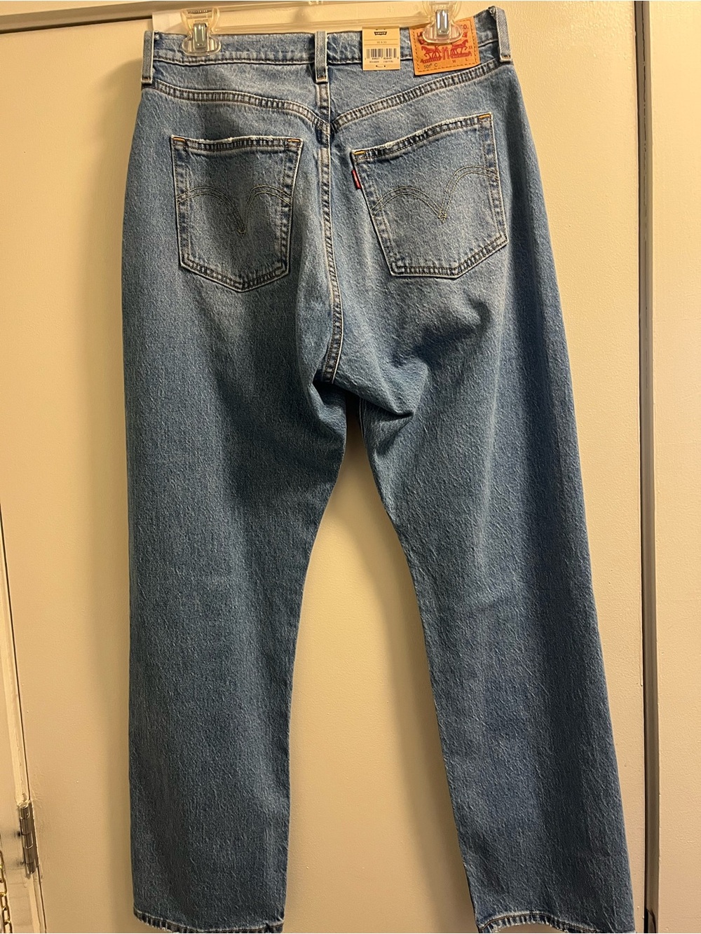 NWT Levi’s 501 curve, 30x30 - Picture 3 of 4